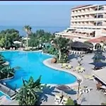 Atlantica Bay - Adults Only מלון לימסול