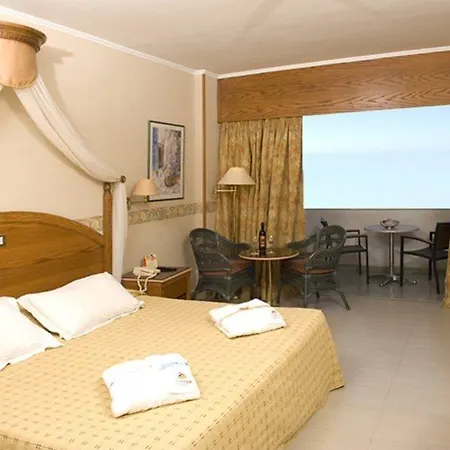 מלון Atlantica Bay - Adults Only לימסול