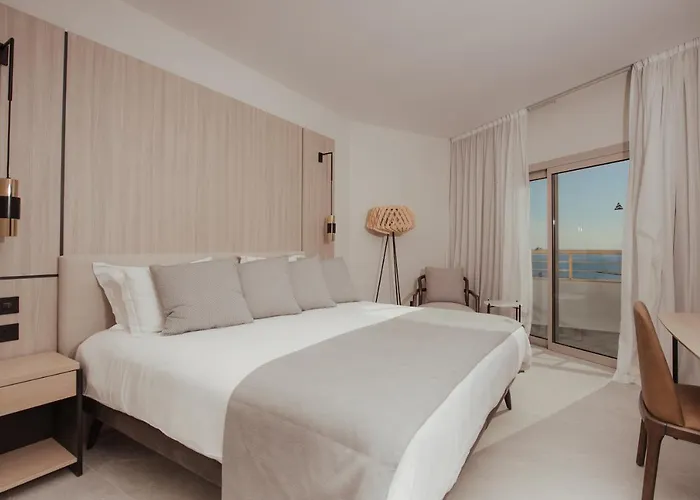 Hotel Atlantica Bay - Adults Only Limassol